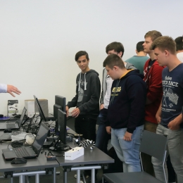 Élményműhely a karon