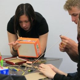 Élményműhely a karon